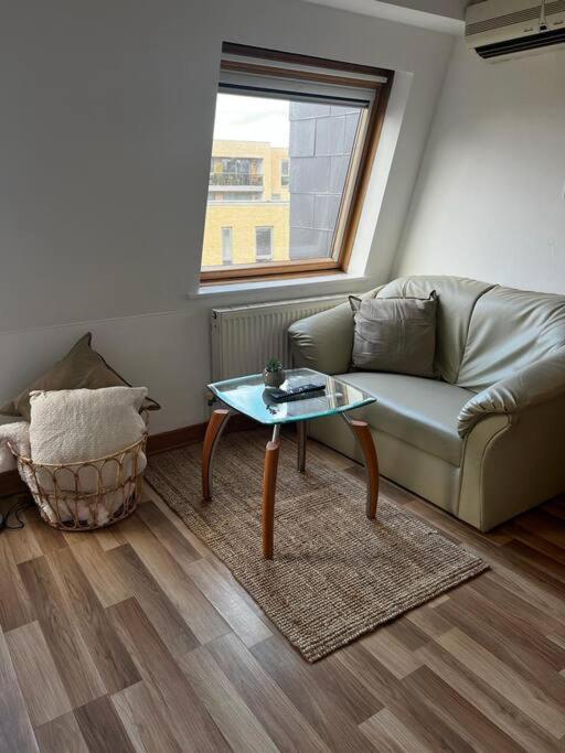 Quirky Studio Flat Selfcontained Londres Exterior foto