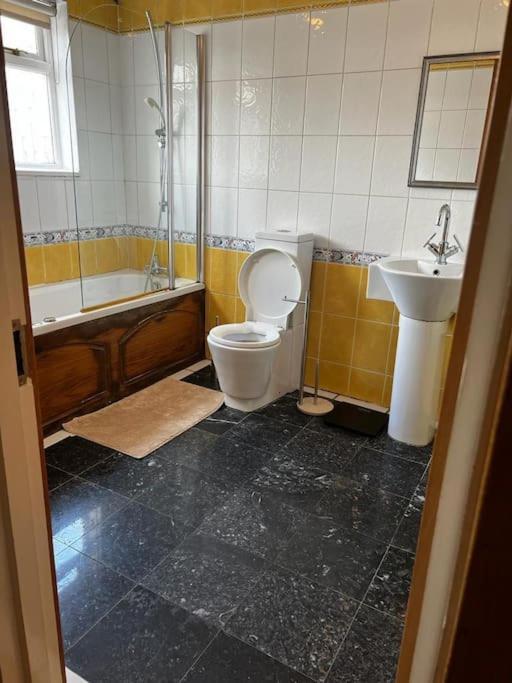 Quirky Studio Flat Selfcontained Londres Exterior foto